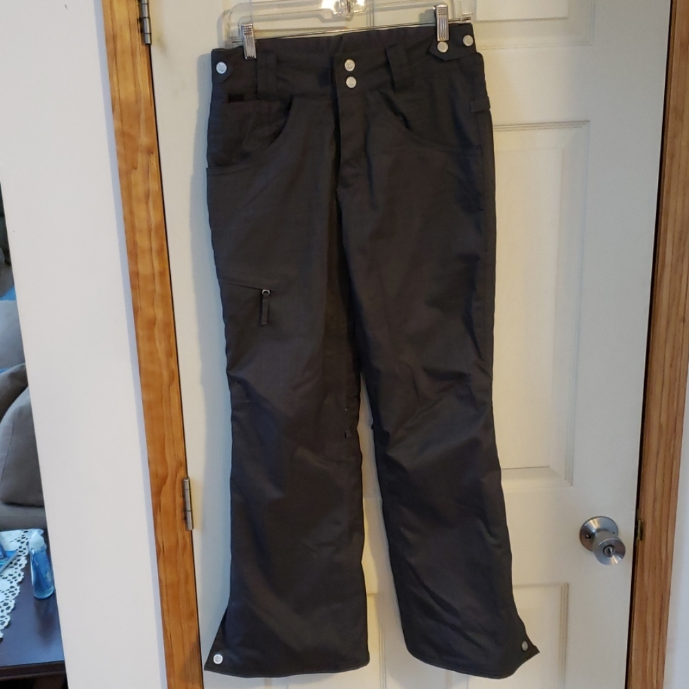 686 snowboard/ski pants.    never worn